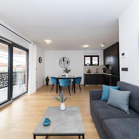 Apartment Marianne , Parking Free , 2 Bedroom & 2 Bathroom , Modern & Cozy Zadar Exterior photo