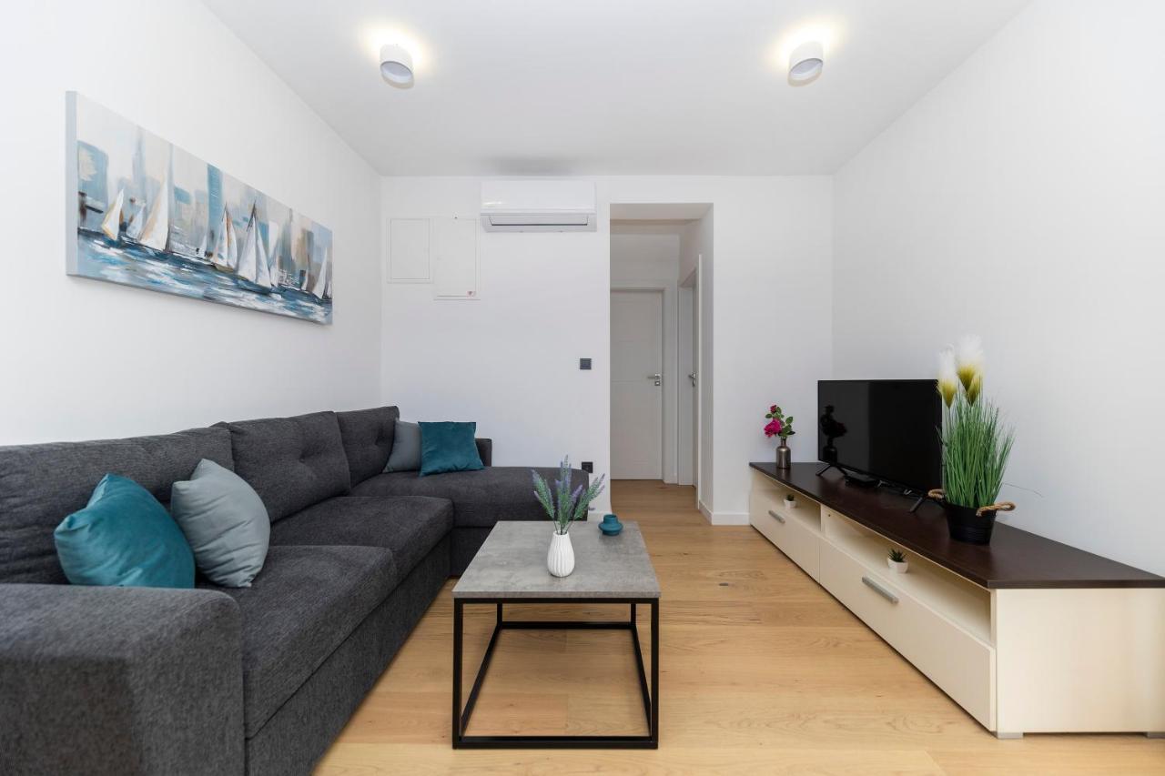 Apartment Marianne , Parking Free , 2 Bedroom & 2 Bathroom , Modern & Cozy Zadar Exterior photo