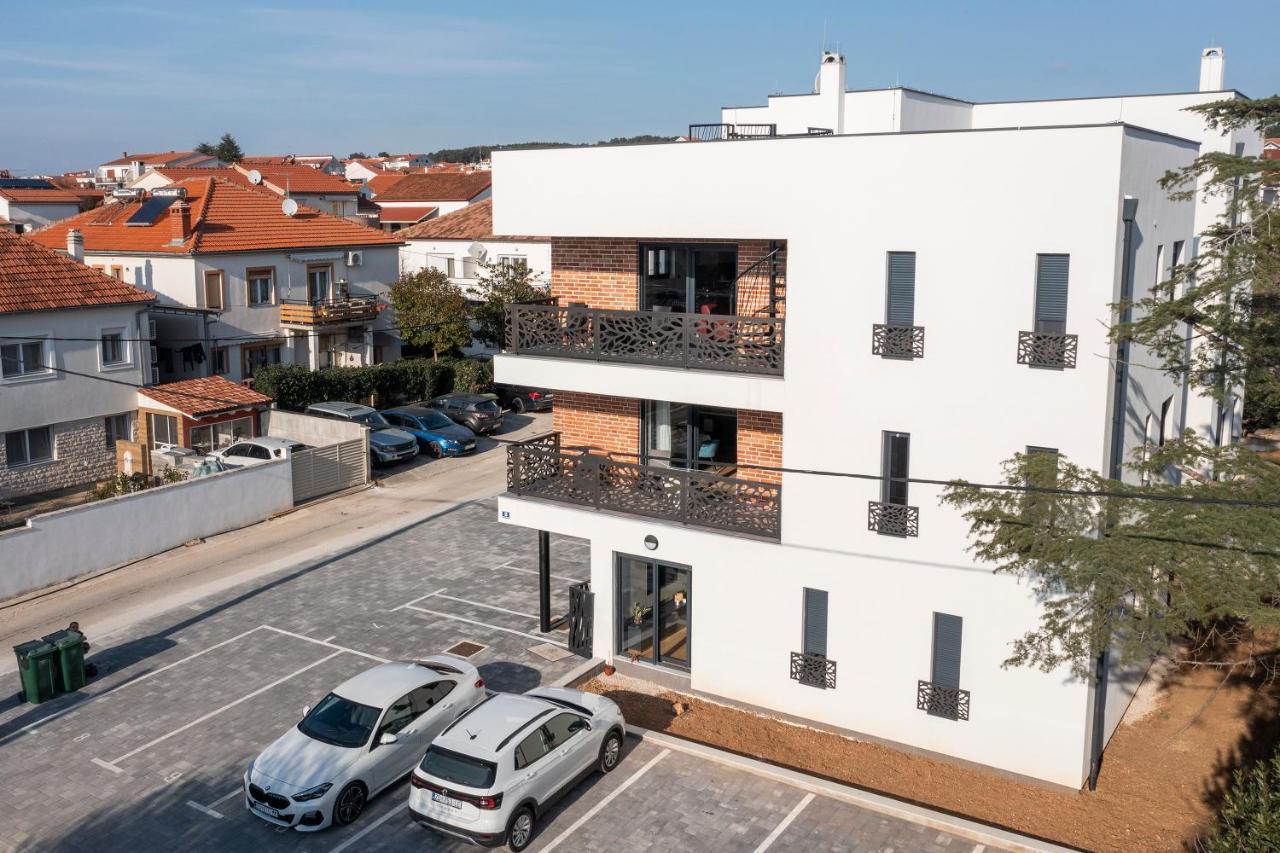 Apartment Marianne , Parking Free , 2 Bedroom & 2 Bathroom , Modern & Cozy Zadar Exterior photo